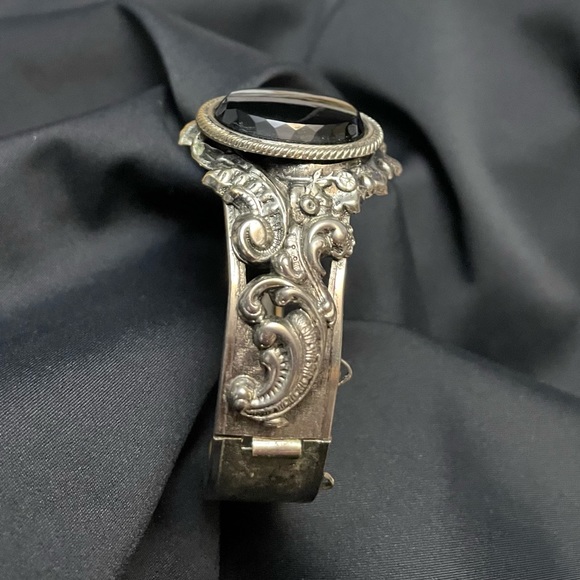 Vintage Victorian Style Silver Tone Hinged Cuff Bracelet w/Matching Emmons Ring - Picture 4 of 15